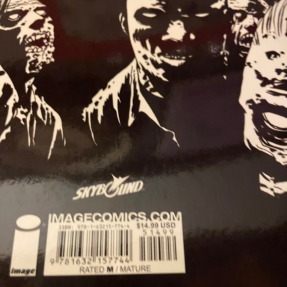 The Walking Dead Coloring Book/ NEW - Picture 2 of 10